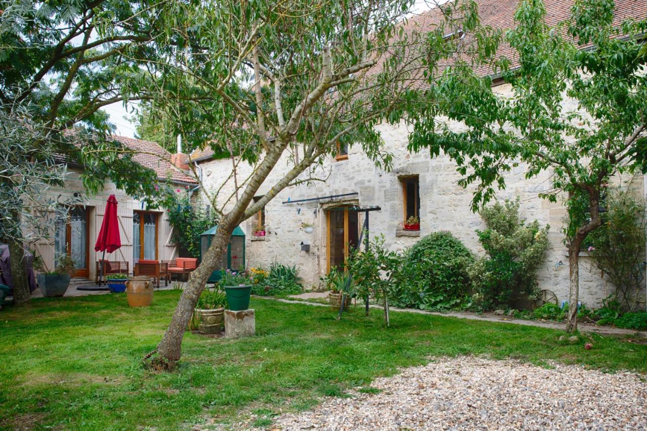 Apartmán La Ferme Des Nonains Montjavoult Exteriér fotografie
